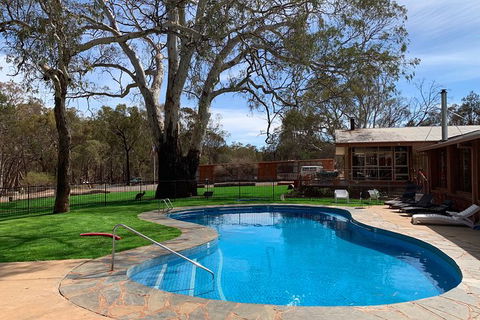 3-Night Wilpena Pound Getaway Including Scenic Flight And 4WD Tour - SA Accommodation 3