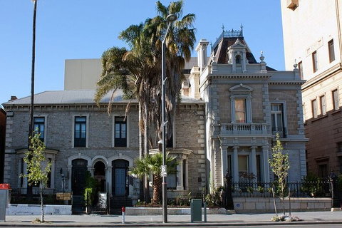 Adelaide Airport Transfers : Airport ADL To Adelaide City In Business Car - SA Accommodation 3