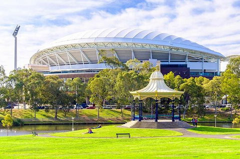 Arrival Private Transfers: Adelaide Airport ADL To Adelaide In Luxury Van - SA Accommodation 8