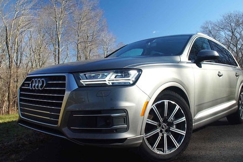 Audi Q7 SUV Melbourne Airport To CBD - SA Accommodation 2