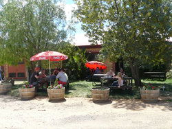 Albion Hotel Swifts Creek - SA Accommodation 2
