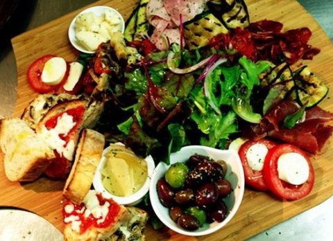 Arriva Pizzeria & Ristorante Italiano - SA Accommodation 0