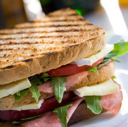 Melton Hotel - SA Accommodation 1