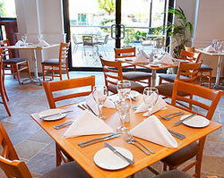 Chifley Albury - SA Accommodation 2