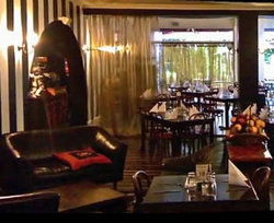 The Queenscliff Historic Royal Hotel - SA Accommodation 3