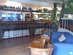 Clifton Capers Bar & Grill - SA Accommodation 3