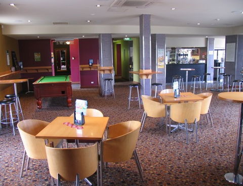 Gates Hotel - SA Accommodation 5