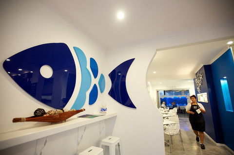 Fish Roe Gourmet Fish & Chippery - SA Accommodation 0