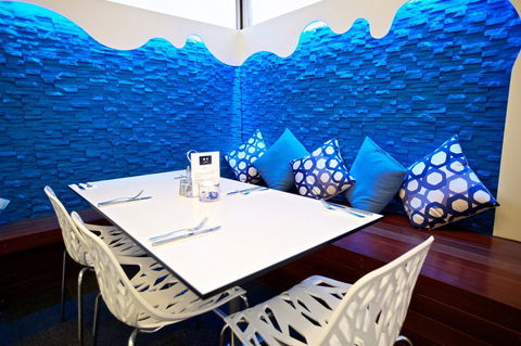 Fish Roe Gourmet Fish & Chippery - SA Accommodation 1