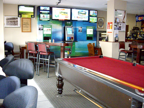 Oxford Hotel - SA Accommodation 3