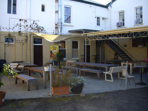 Oxford Hotel - SA Accommodation 4