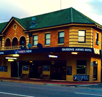 Queens Arms Hotel - SA Accommodation