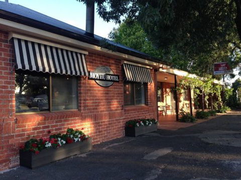 Moyhu Hotel - SA Accommodation 0