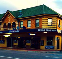 Queens Arms Hotel - SA Accommodation