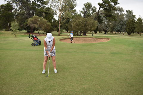 Nine And Dine Golf And Buffet Dinner With Seafood - SA Accommodation 0