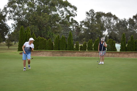 Nine And Dine Golf And Buffet Dinner With Seafood - SA Accommodation 1