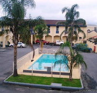 Econo Lodge Hacienda International - SA Accommodation