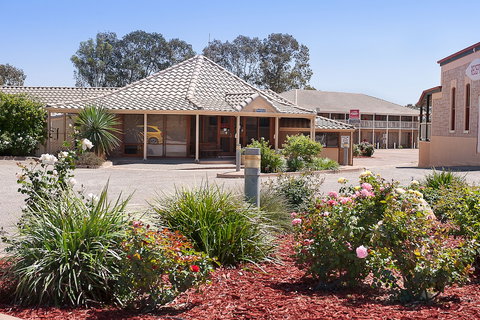 The Standpipe Golf Motor Inn - SA Accommodation 0