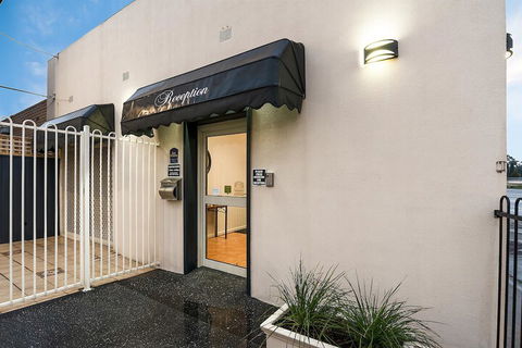 Fawkner Executive Suites & Serviced Apartments - SA Accommodation 3