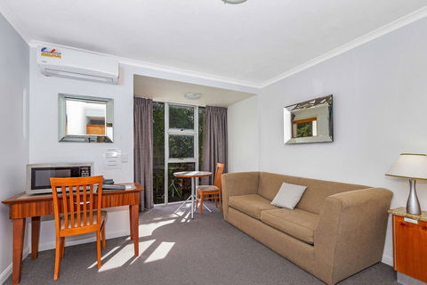 Quality Inn Airport Heritage - SA Accommodation 4