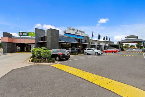 Quality Hotel Taylors Lakes - SA Accommodation 5