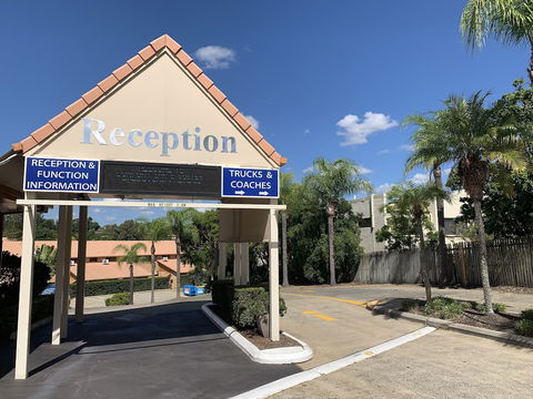 Comfort Inn & Suites Robertson Gardens - SA Accommodation 3