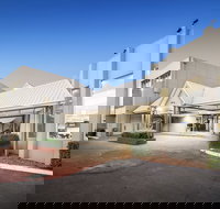 Ciloms Airport Lodge - SA Accommodation