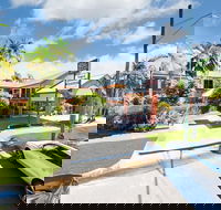 Tropical Queenslander - SA Accommodation