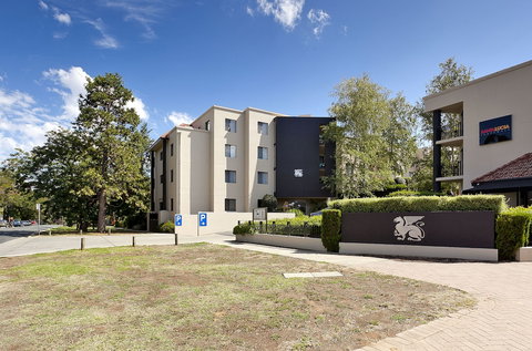 Astra Apartments - The Griffin - SA Accommodation 2