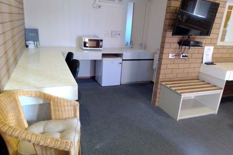 Country Home Motor Inn - SA Accommodation 3