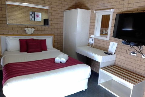 Country Home Motor Inn - SA Accommodation 5