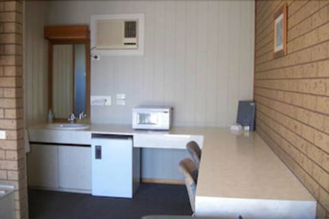 Country Home Motor Inn - SA Accommodation 6