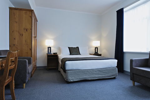 BreakFree Directors Studio - SA Accommodation 6