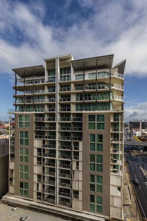Oaks Adelaide Horizons Suites - SA Accommodation 3