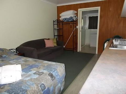 Oakridge Motel Tourist Park - SA Accommodation 1