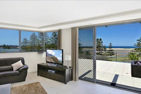 Coast Luxury Apartment Penthouse 23 - SA Accommodation 3