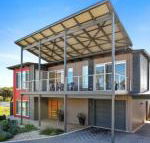 RiverSea Goolwa Beachhouse WiFi Pet Friendly - SA Accommodation
