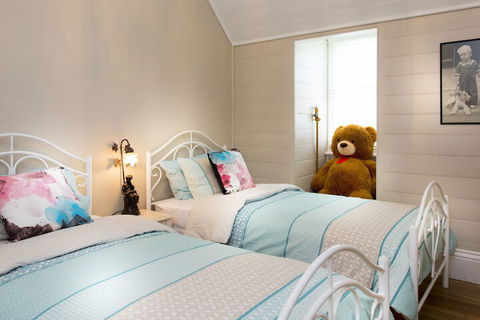Arcoona Manor - SA Accommodation 5