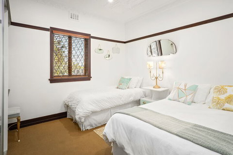 Anville Court - SA Accommodation 6