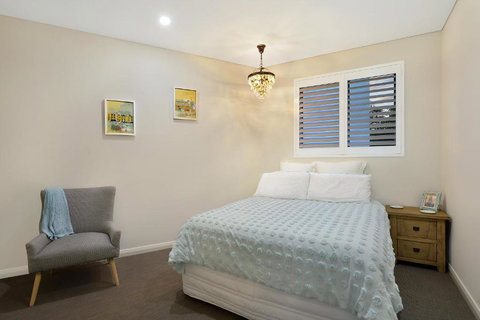 Belle Vue Penthouse At Black Beach - SA Accommodation 4