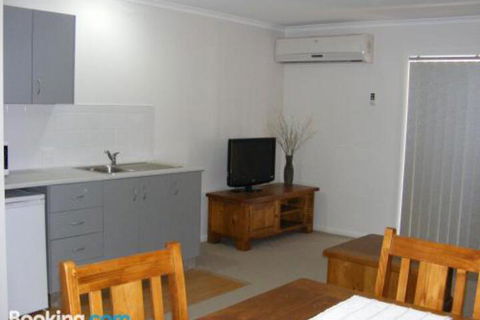 Fairways Bed & Breakfast At Jerilderie - SA Accommodation 6