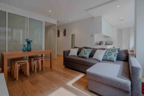 Absolute Collins - SA Accommodation 0