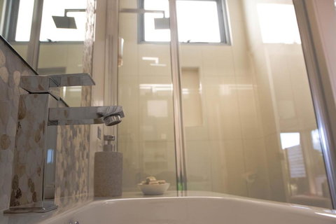 Eagle Peaks At Freycinet - SA Accommodation 5