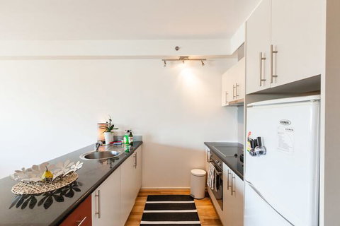 LANCE, 1BDR Melbourne Apartment - SA Accommodation 3