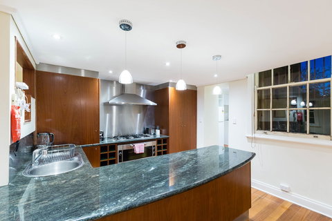 HELENA, 2BDR Fitzroy House - SA Accommodation 6