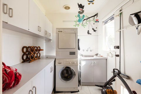 KELLY, 3BDR Northcote House - SA Accommodation 2