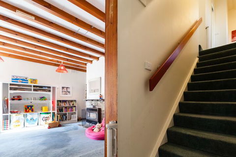 KELLY, 3BDR Northcote House - SA Accommodation 7