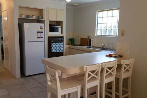 Azure Villa - SA Accommodation 3