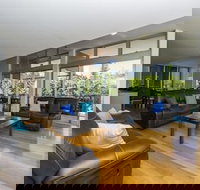 Maggies Beachfront Apt. 12 - SA Accommodation