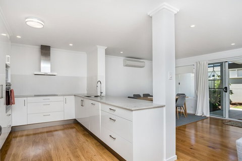 A PERFECT STAY - Amity At Seadrift - SA Accommodation 4